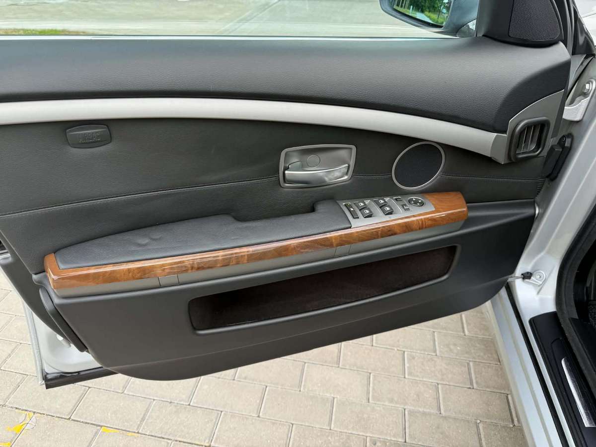 BMW 730, 3.0 l., sedanas