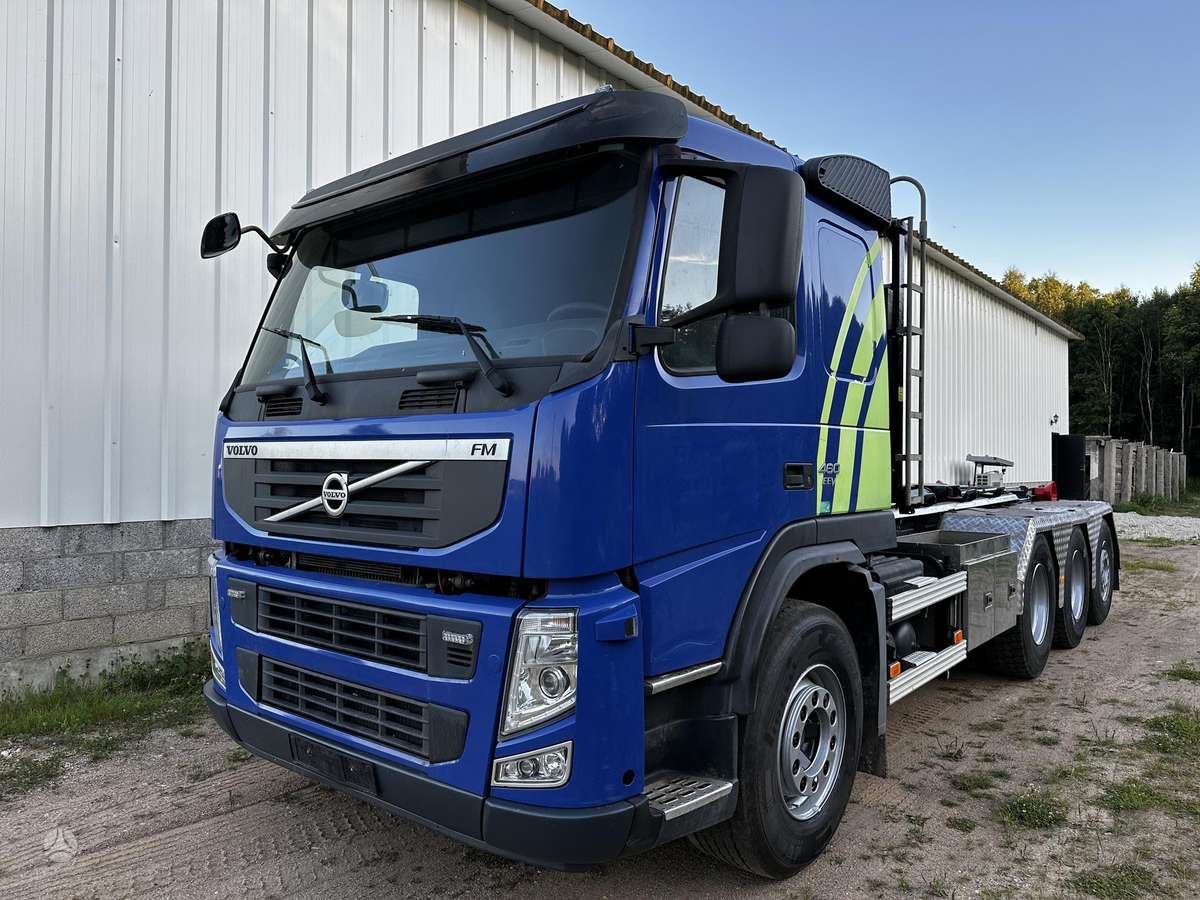 Volvo FM 8x4, hooklift trucks