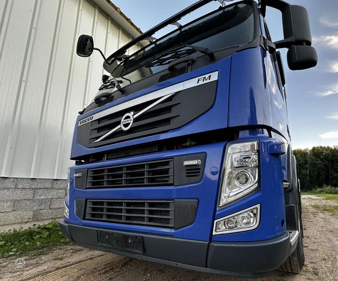 Volvo FM 8x4, hooklift trucks
