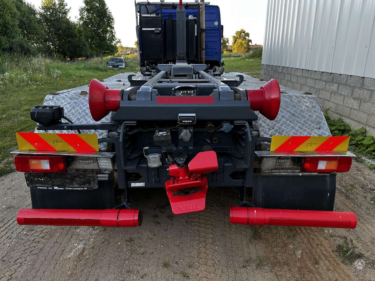 Volvo FM 8x4, hooklift trucks