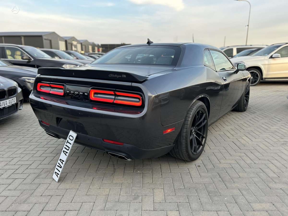 Dodge Challenger, 6.4 l., coupe