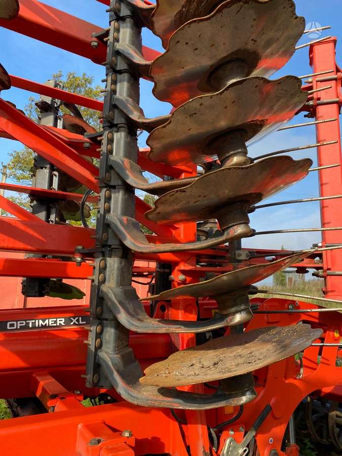 Kuhn Optimer XL 6000, scrapers, scrubbers