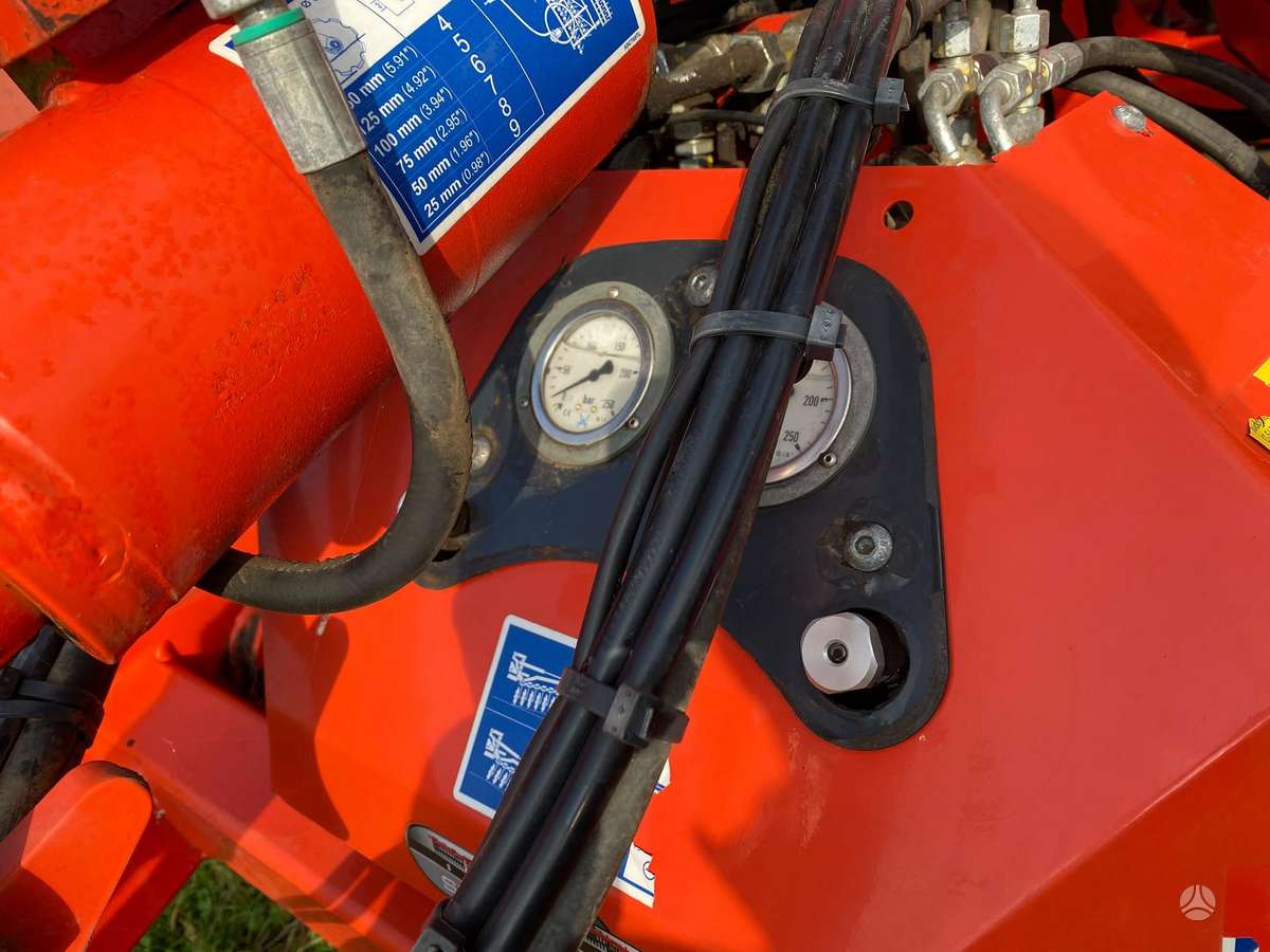 Kuhn Optimer XL 6000, scrapers, scrubbers