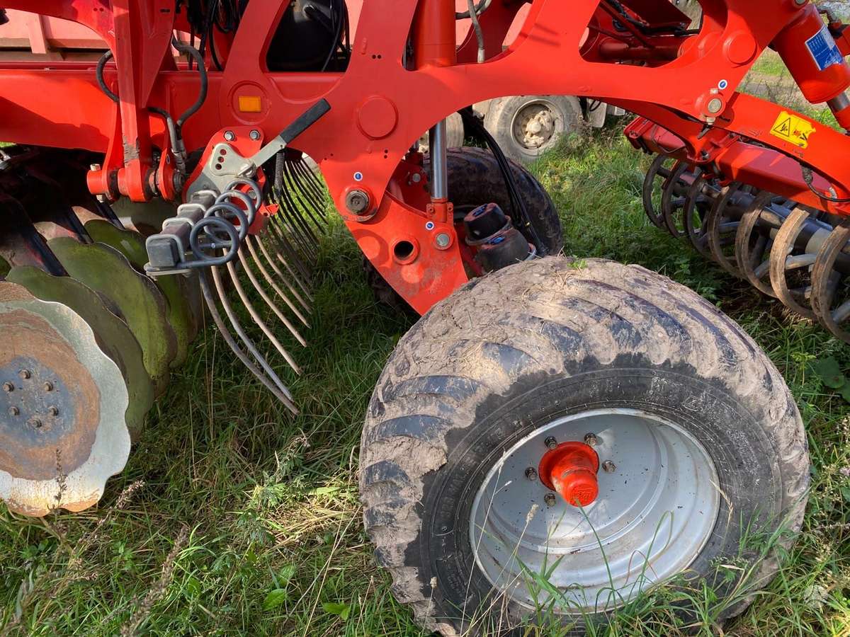 Kuhn Optimer XL 6000, scrapers, scrubbers