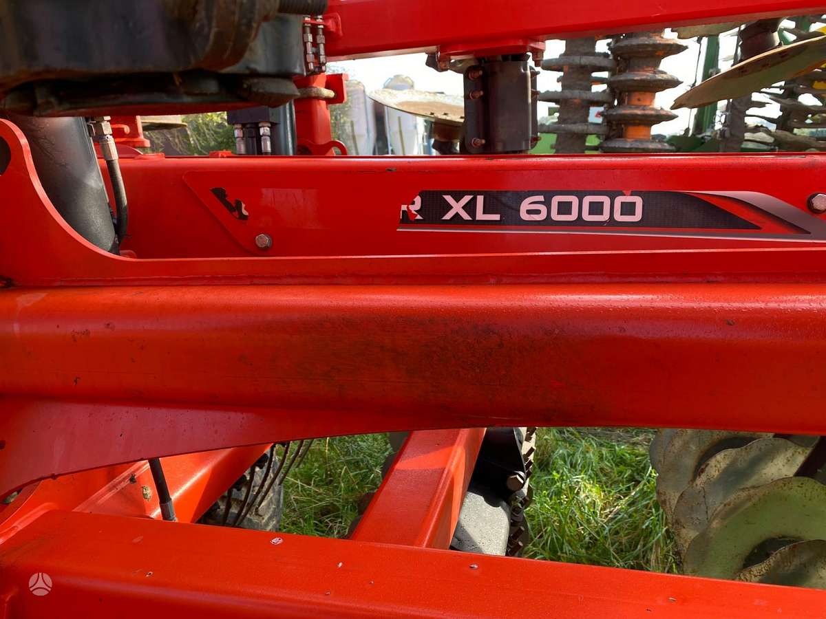 Kuhn Optimer XL 6000, scrapers, scrubbers