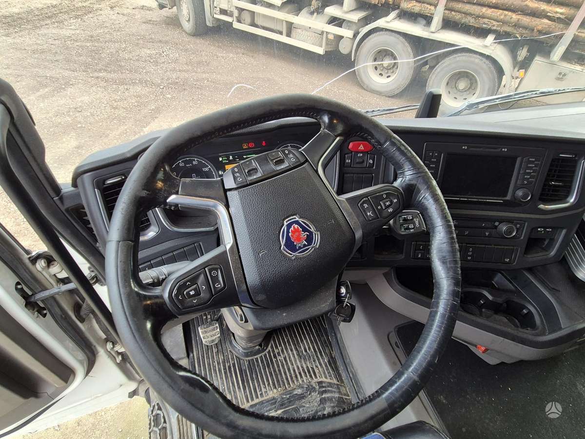 Scania R 520, timber trucks