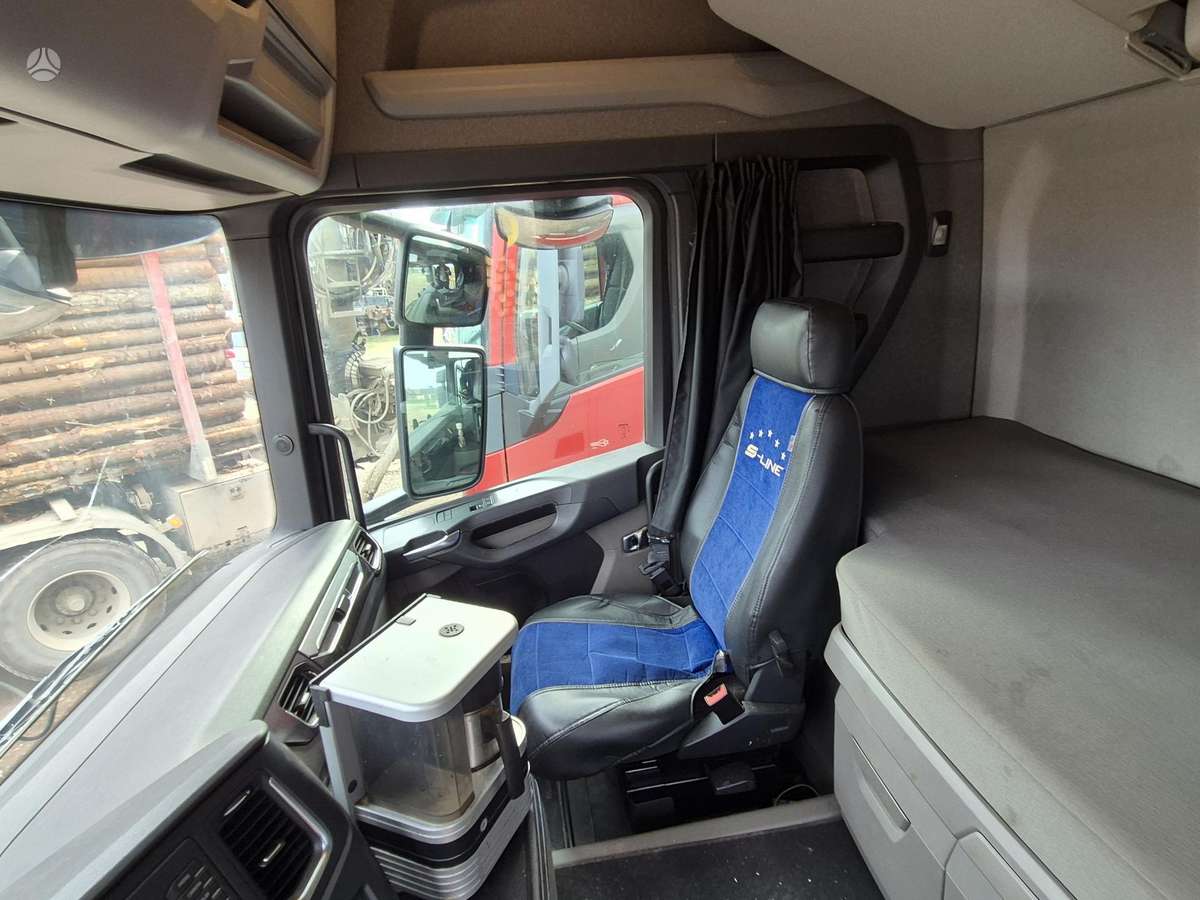 Scania R 520, timber trucks