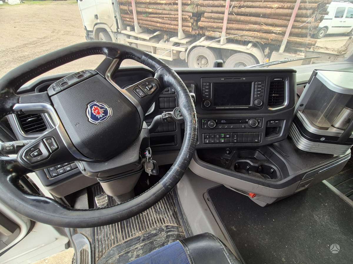Scania R 520, timber trucks