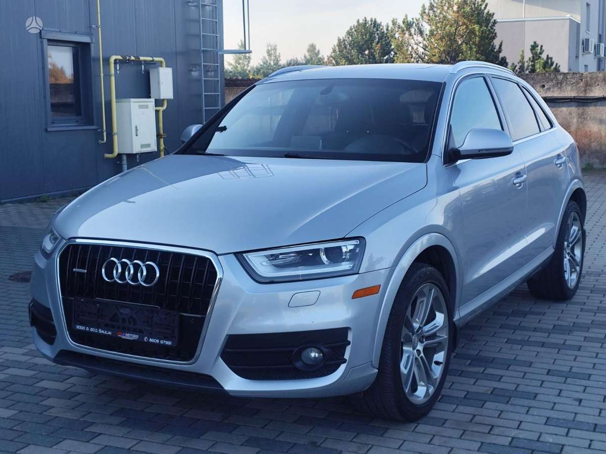 Audi Q3, 2.0 l., off-road / crossover