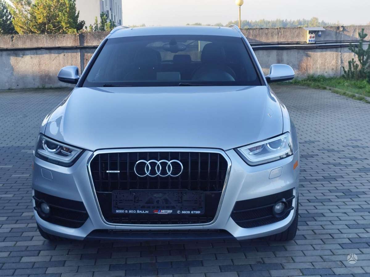 Audi Q3, 2.0 l., off-road / crossover