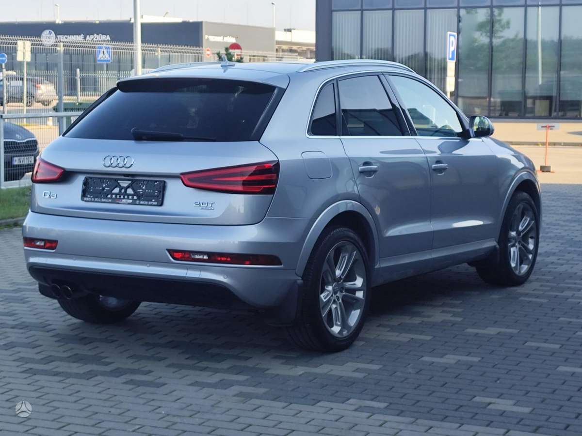 Audi Q3, 2.0 l., off-road / crossover