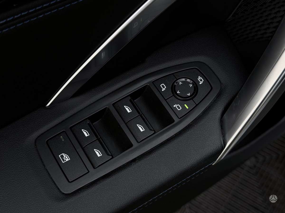 BMW iX2, 65 kWh, off-road / crossover
