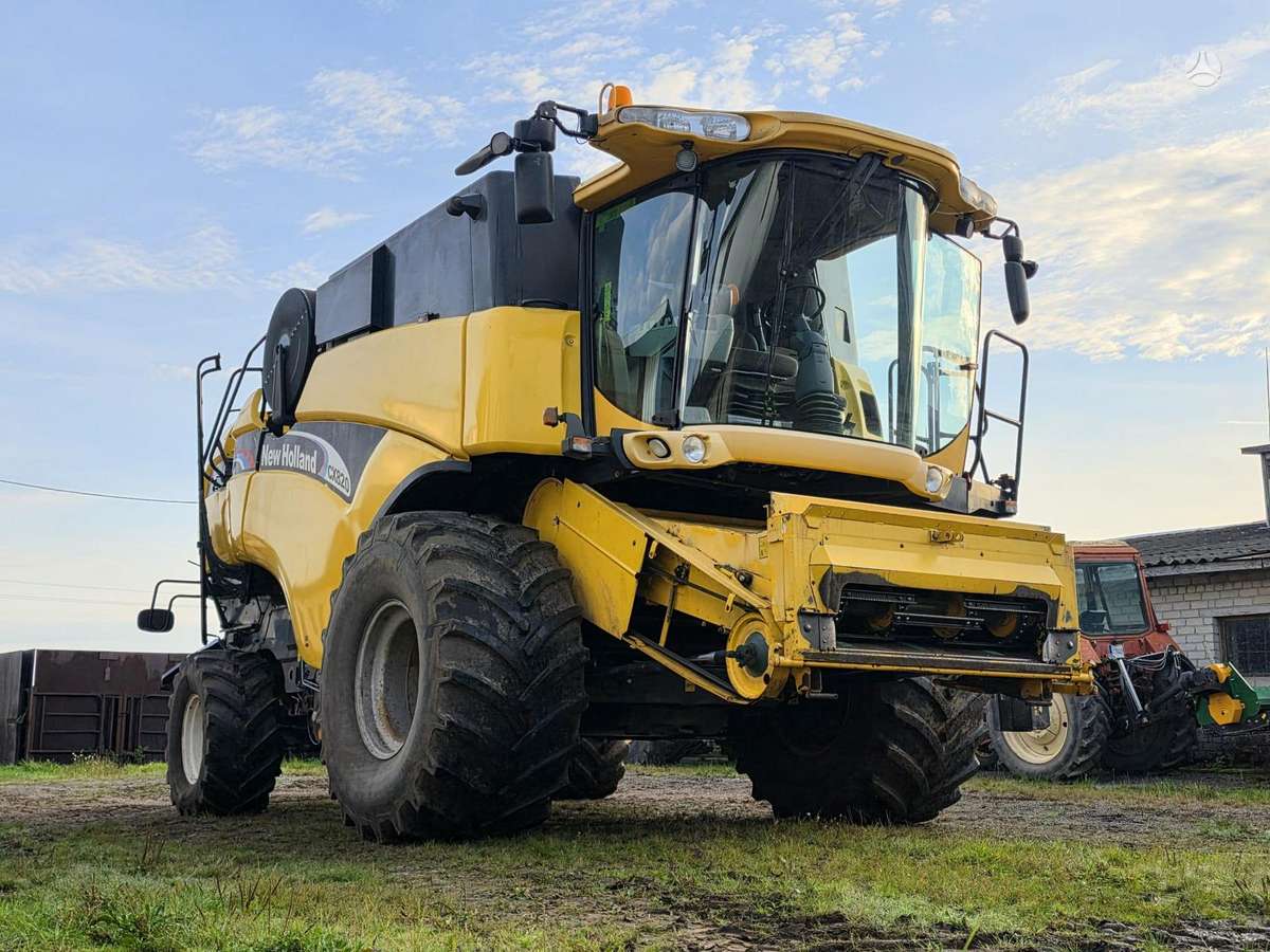 New Holland CX820, kombainai