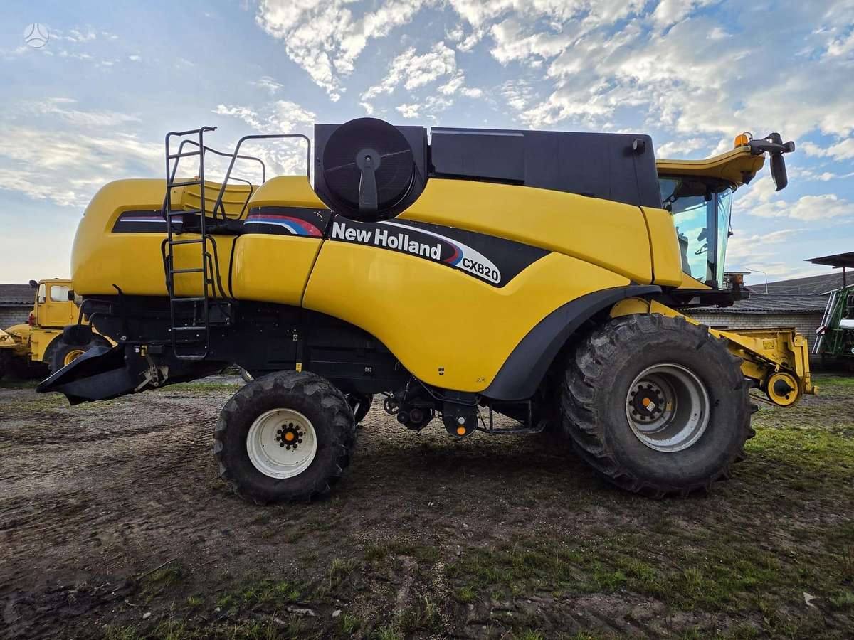 New Holland CX820, kombainai