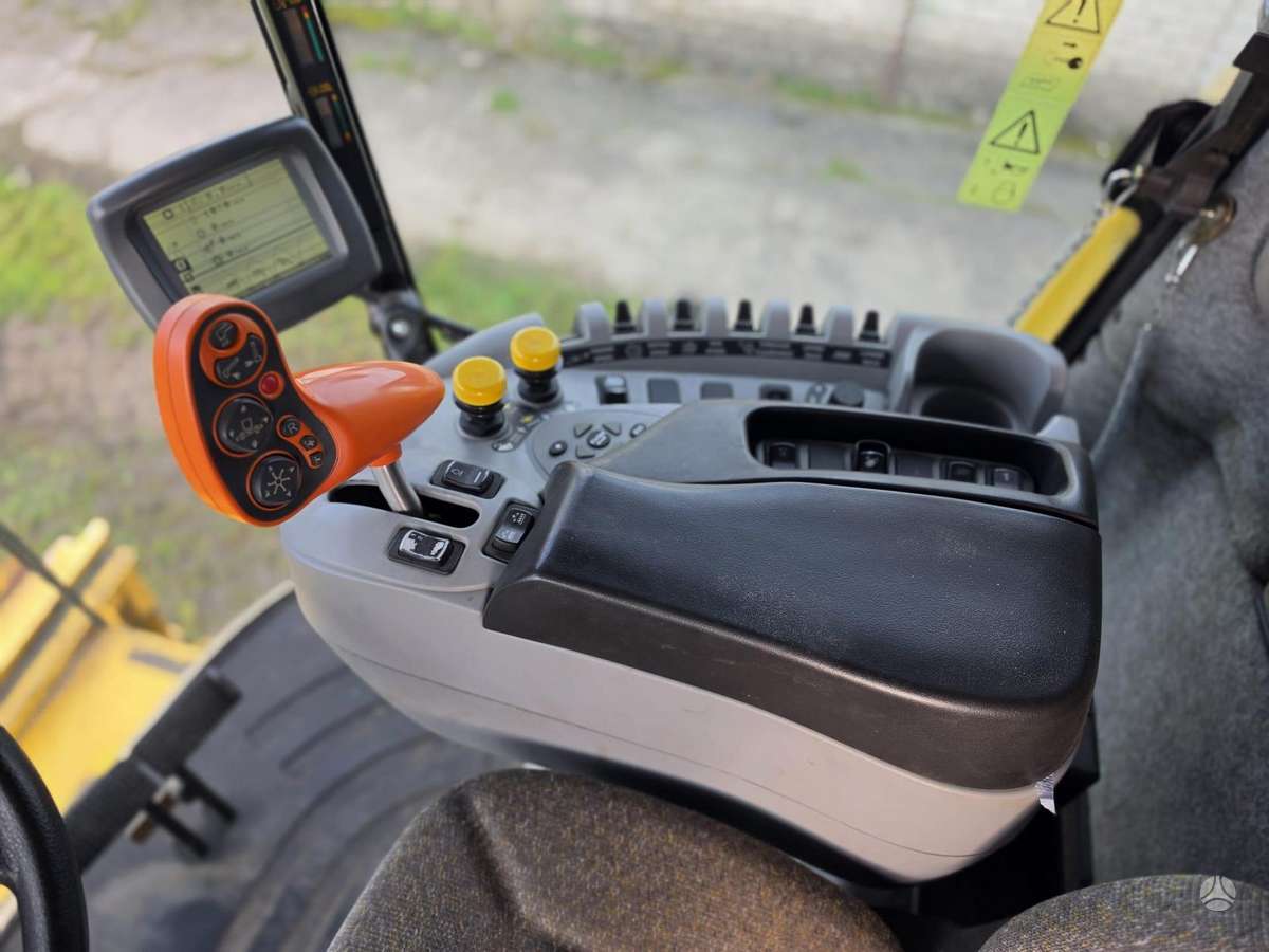 New Holland CX820, комбайны