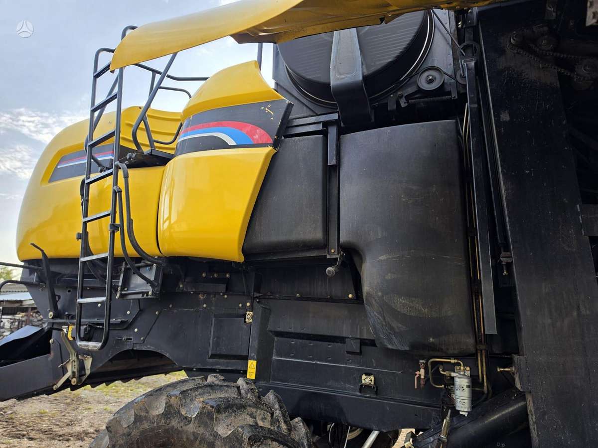 New Holland CX820, kombainai