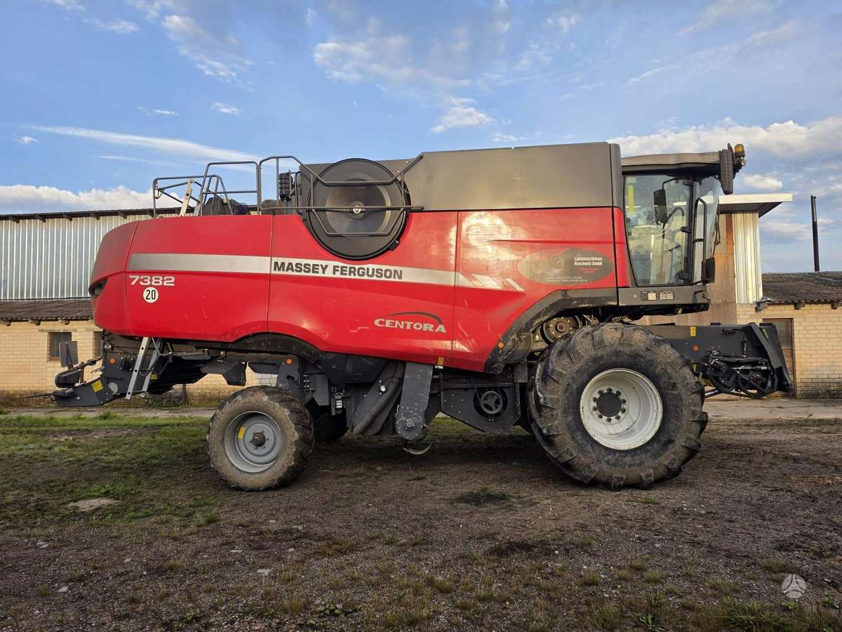 Massey Ferguson 7382 Centora, kombainai