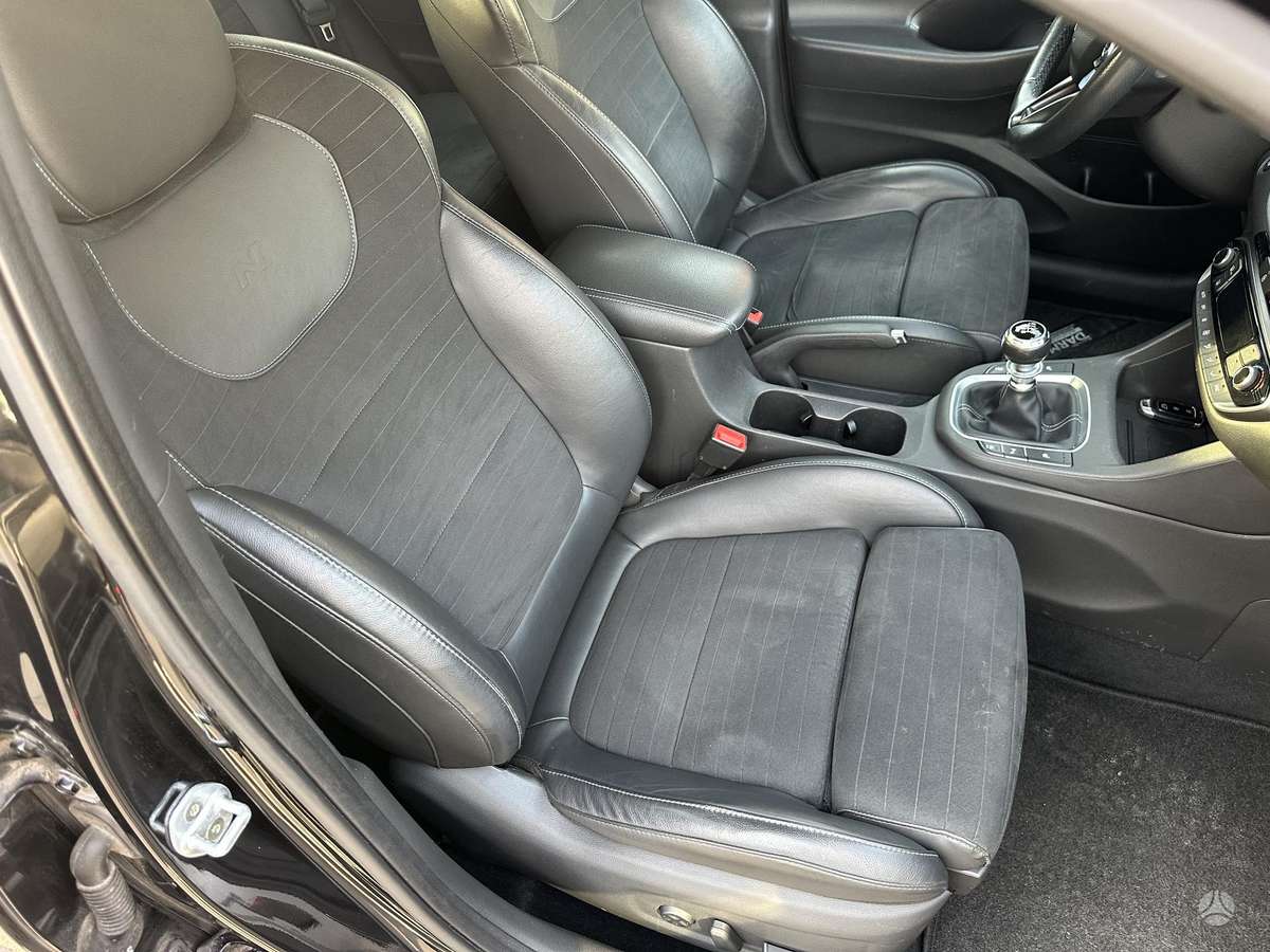 Hyundai i30, 2.0 l., hatchback