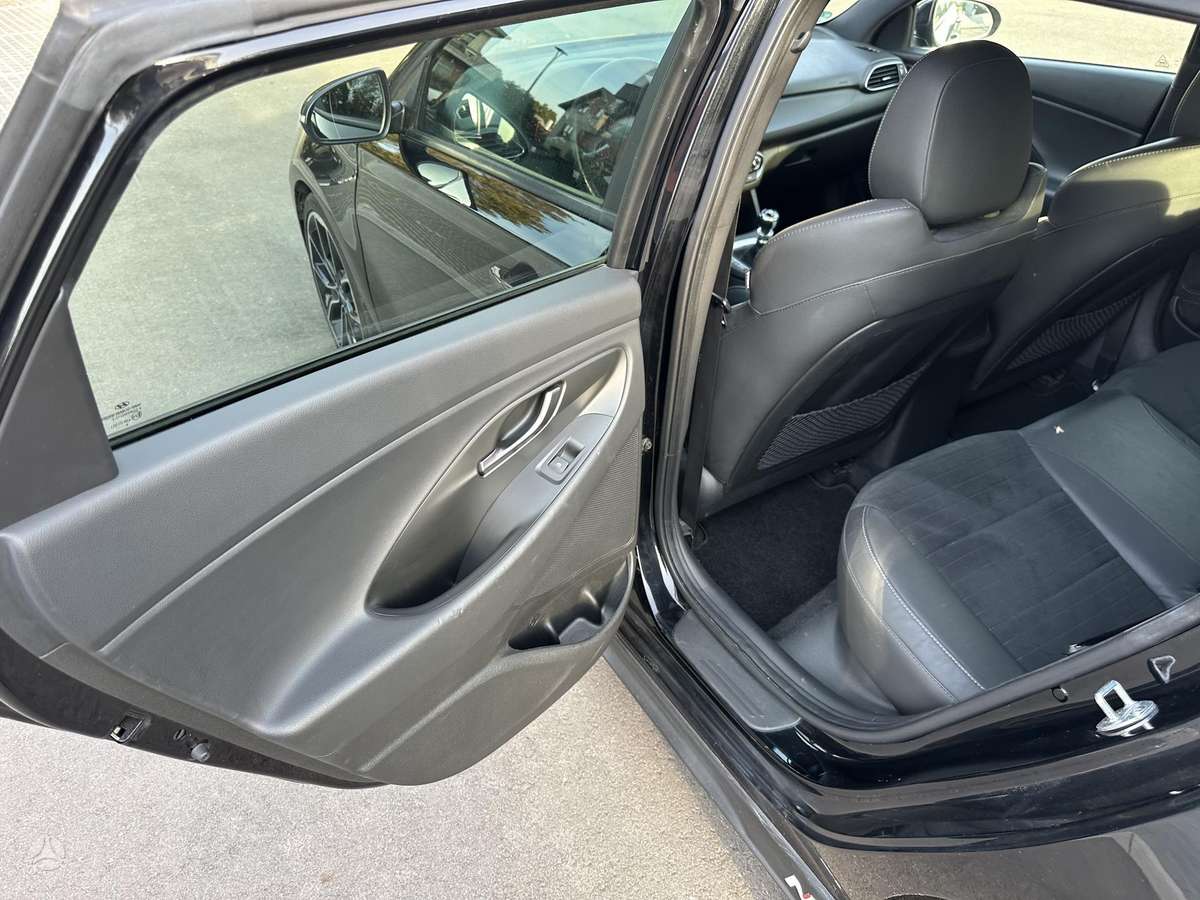 Hyundai i30, 2.0 l., hatchback