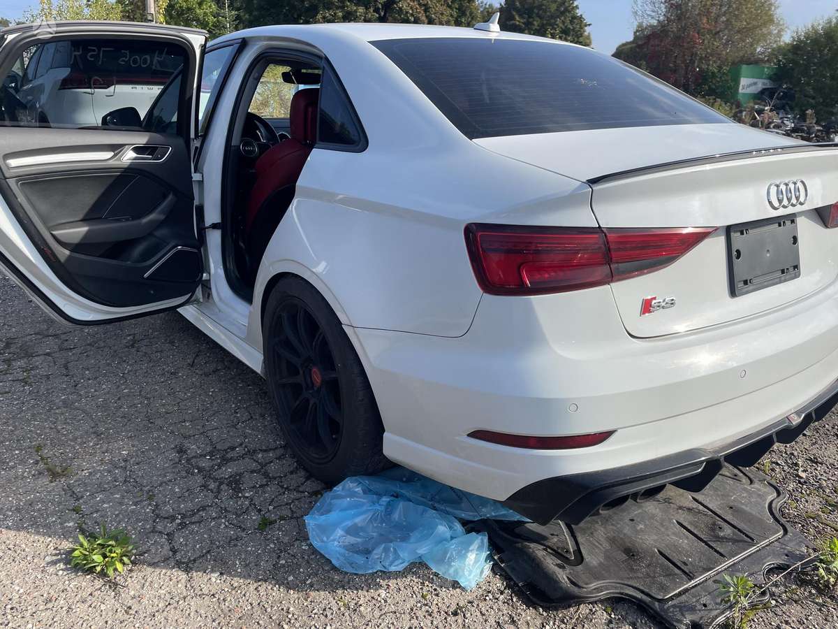 Audi S3, 2.0 l., Седан