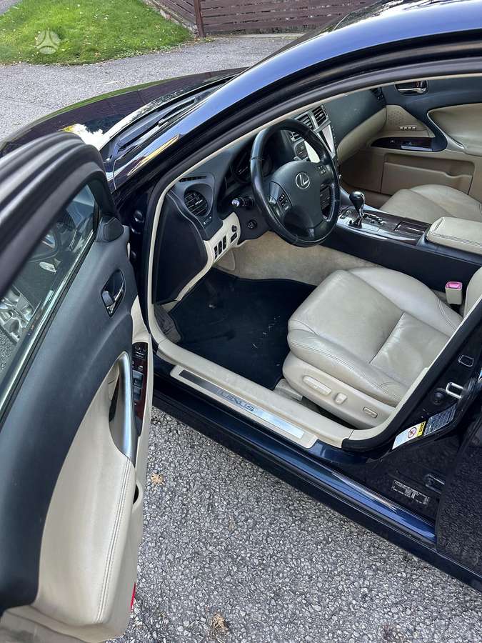 Lexus IS 250, 2.5 l., Седан