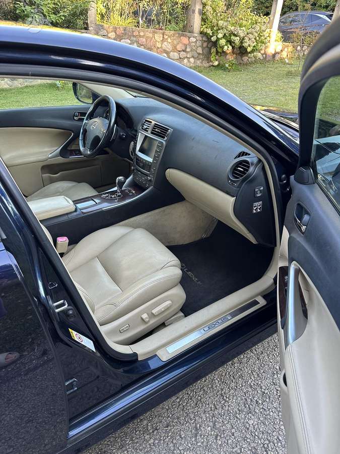 Lexus IS 250, 2.5 l., Седан