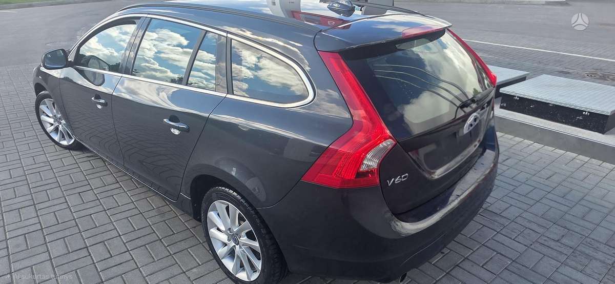 Volvo V60, 2.0 l., Хэтчбек