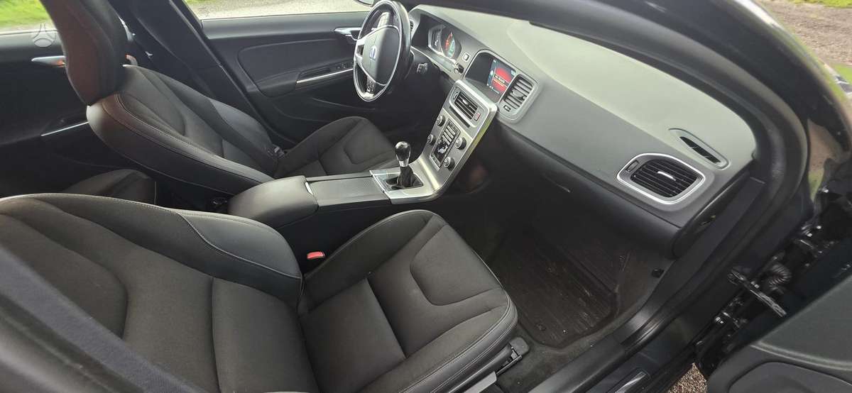 Volvo V60, 2.0 l., Хэтчбек