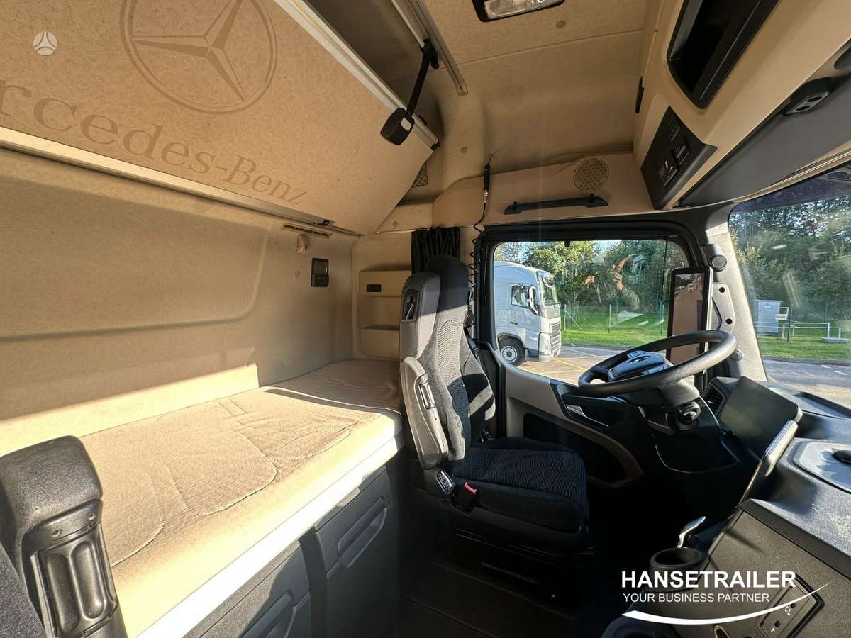 Mercedes-Benz Actros 1845 Big Space, double sleeper