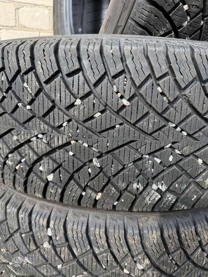 Nokian, зимние 235/60 R18
