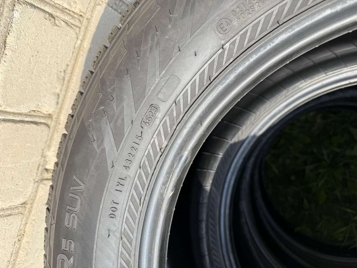 Nokian, зимние 235/60 R18