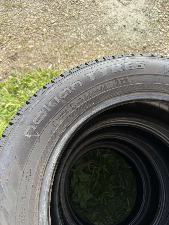 Nokian, зимние 235/60 R18
