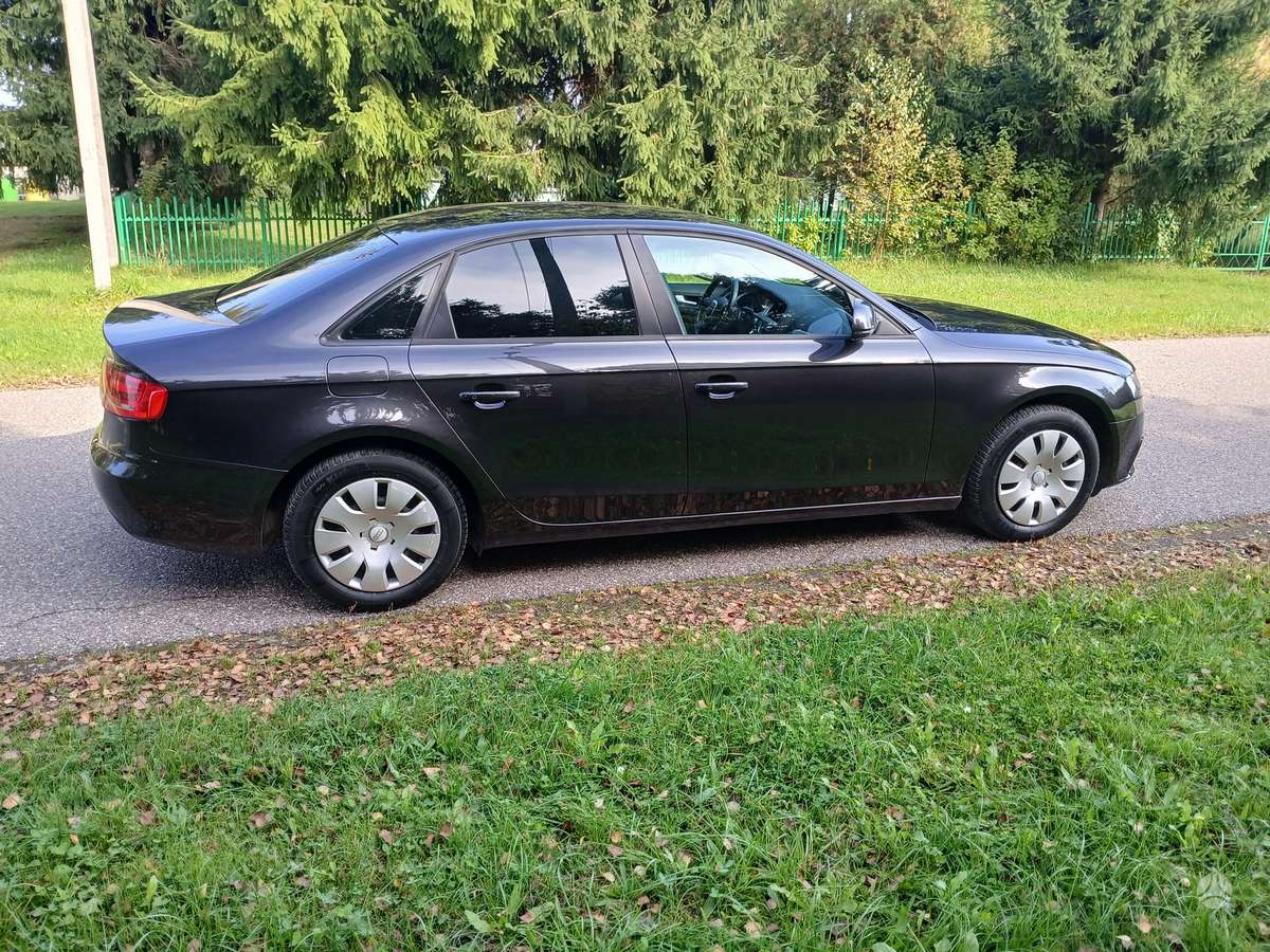 Audi A4, 2.0 l., Седан