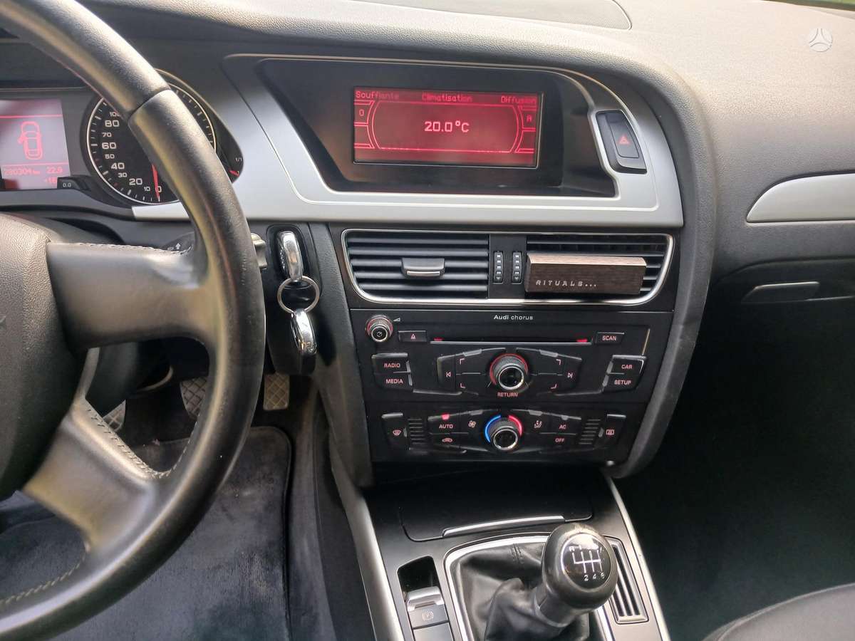 Audi A4, 2.0 l., sedanas