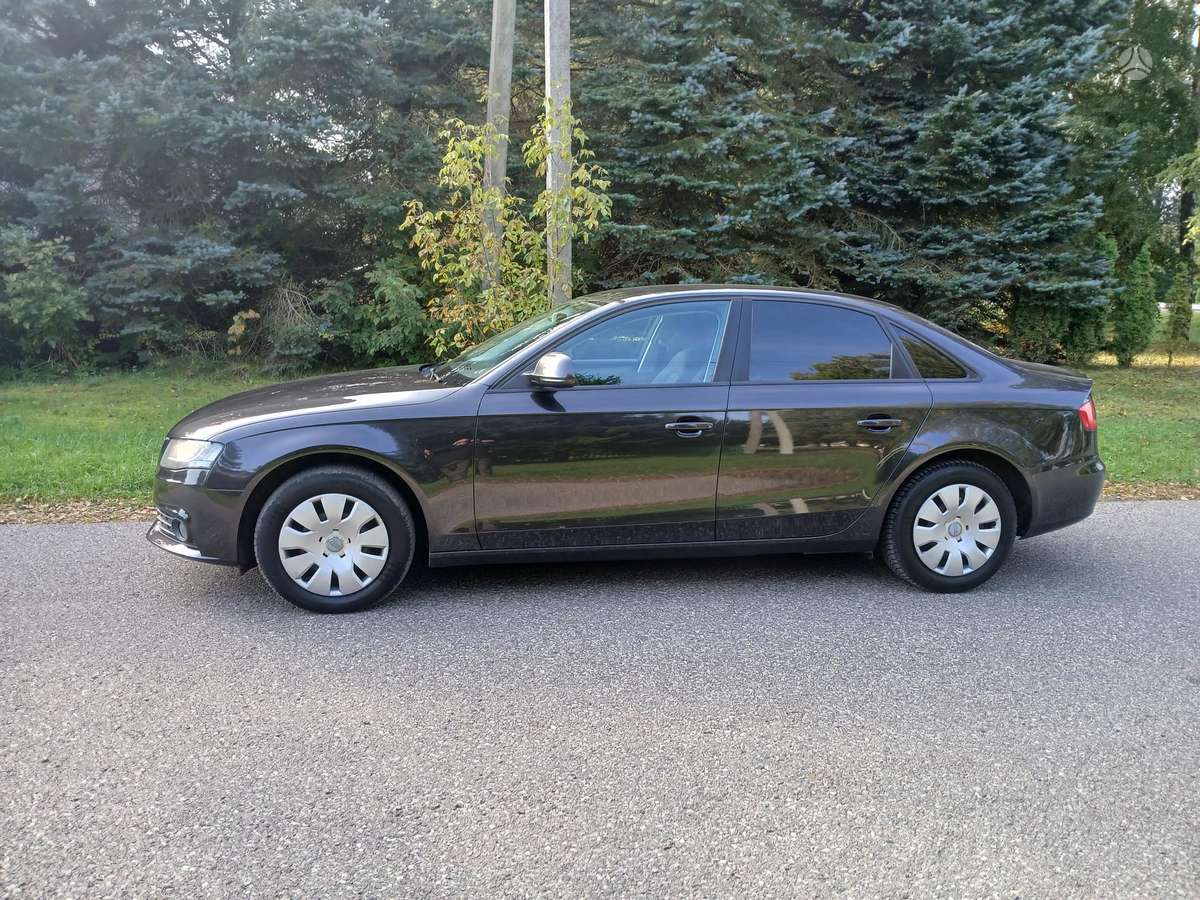 Audi A4, 2.0 l., Седан