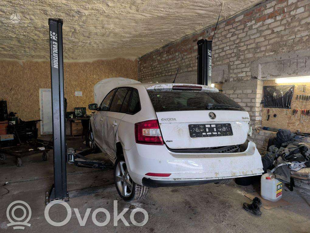 Skoda Rapid, CBZB, dalimis. Spalvos kodas lf9e variklio kodas cbzb pavarų dėžės ko