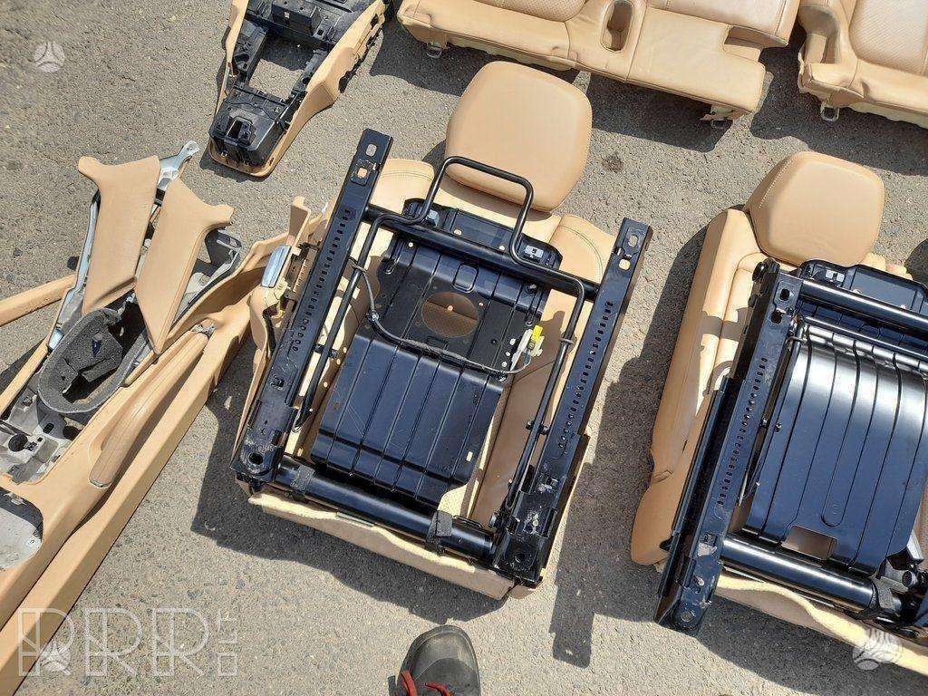 Porsche Cayenne apdailos detalės, sėdynės