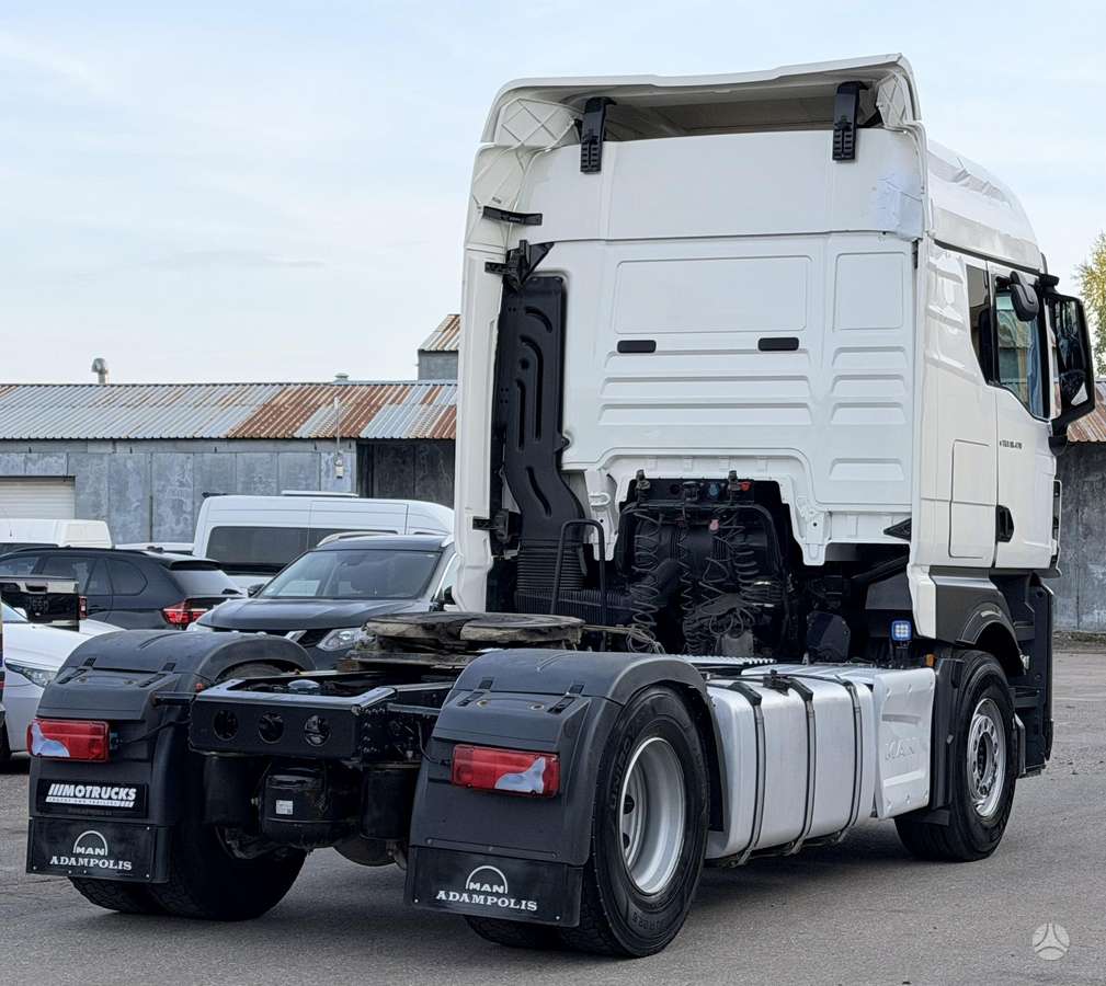 MAN TGX 18.470, single sleeper