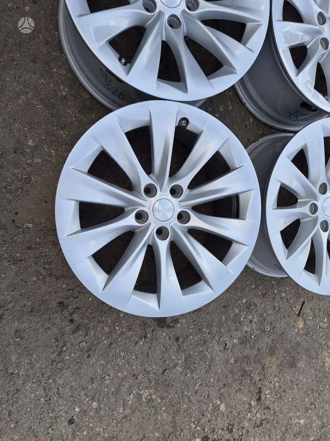 TESLA, lengvojo lydinio, R19