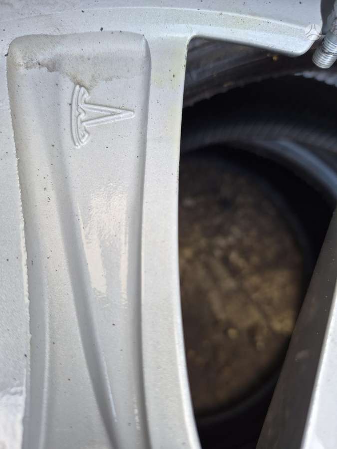 TESLA, lengvojo lydinio, R19