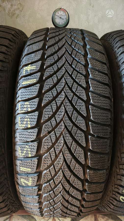 Goodyear Ultra grip ice2, winter 215/55 R17
