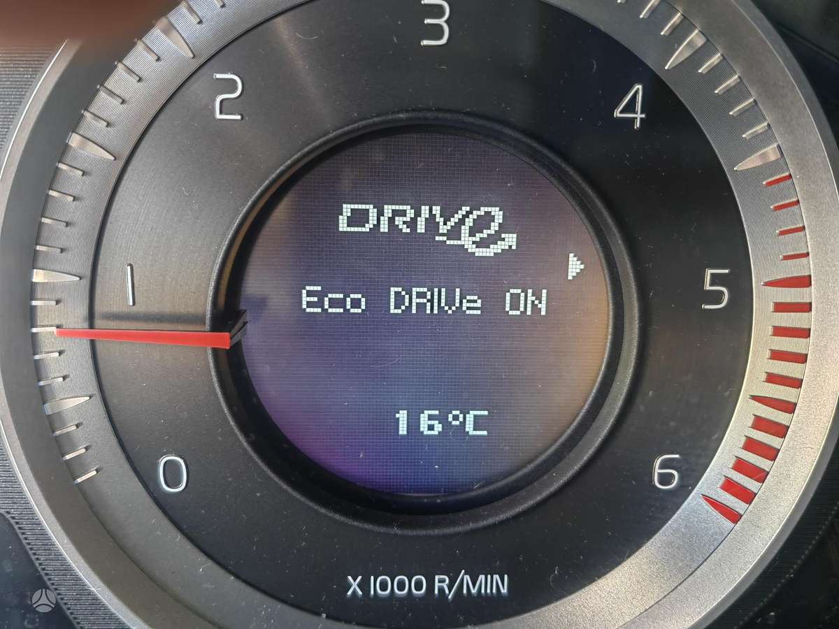 Volvo XC60, 2.4 l., off-road / crossover