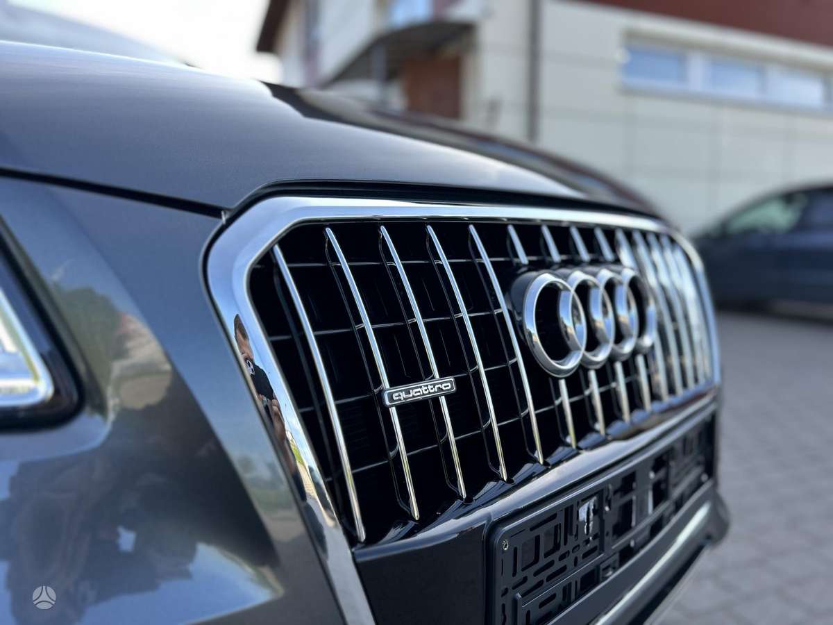 Audi Q5, 2.0 l., off-road / crossover