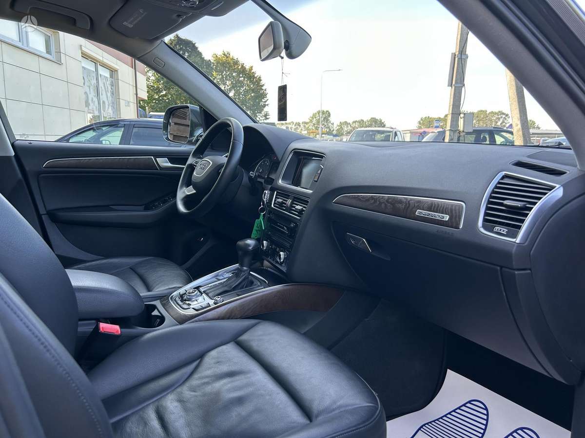 Audi Q5, 2.0 l., Внедорожник / Кроссовер
