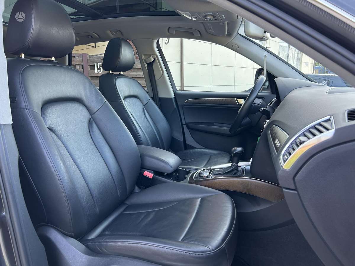 Audi Q5, 2.0 l., off-road / crossover