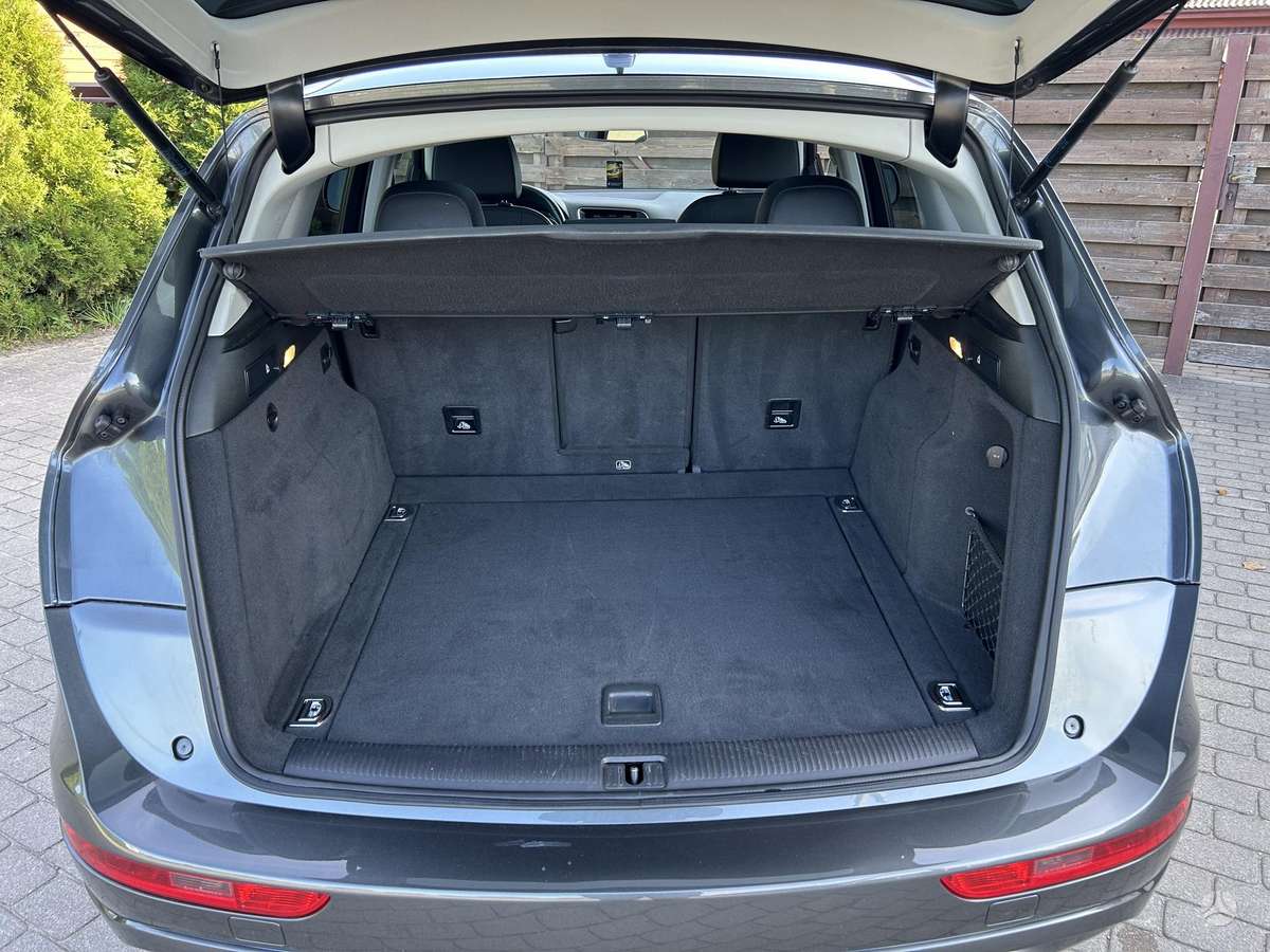 Audi Q5, 2.0 l., off-road / crossover