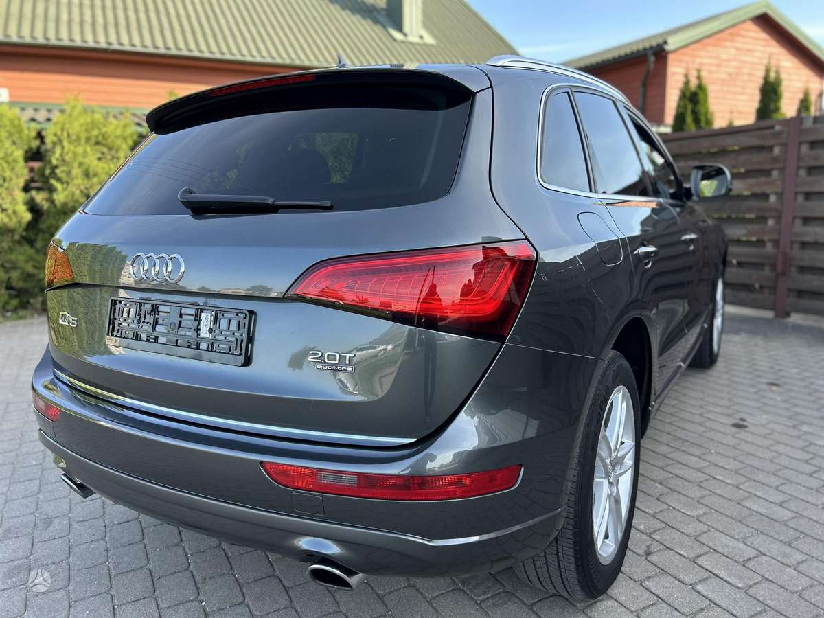 Audi Q5, 2.0 l., off-road / crossover