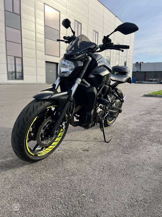 Yamaha MT 07 700cc, street / classic