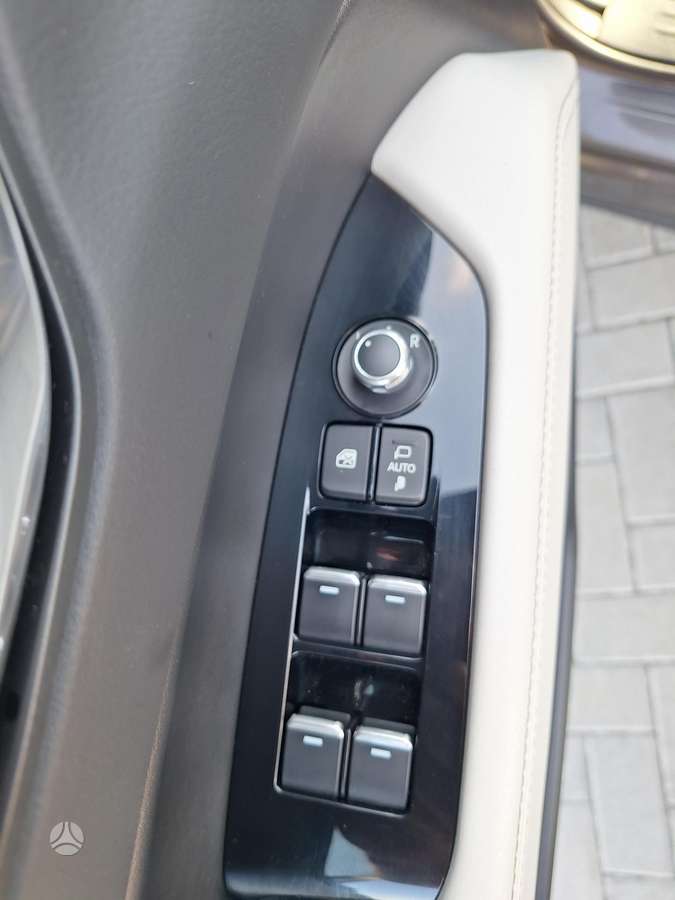 Mazda CX-5, 2.2 l., off-road / crossover