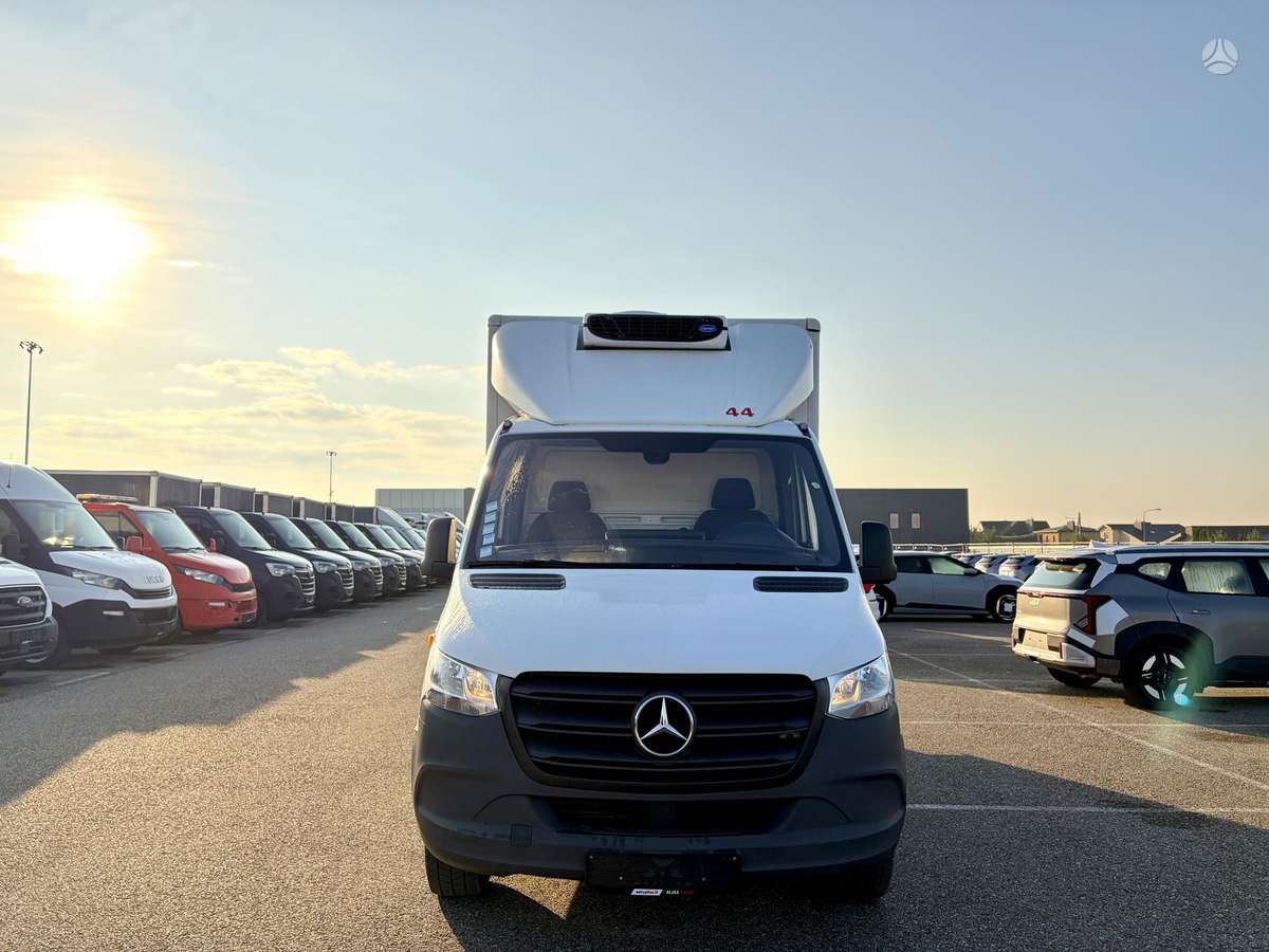 Mercedes-Benz Sprinter, cargo van